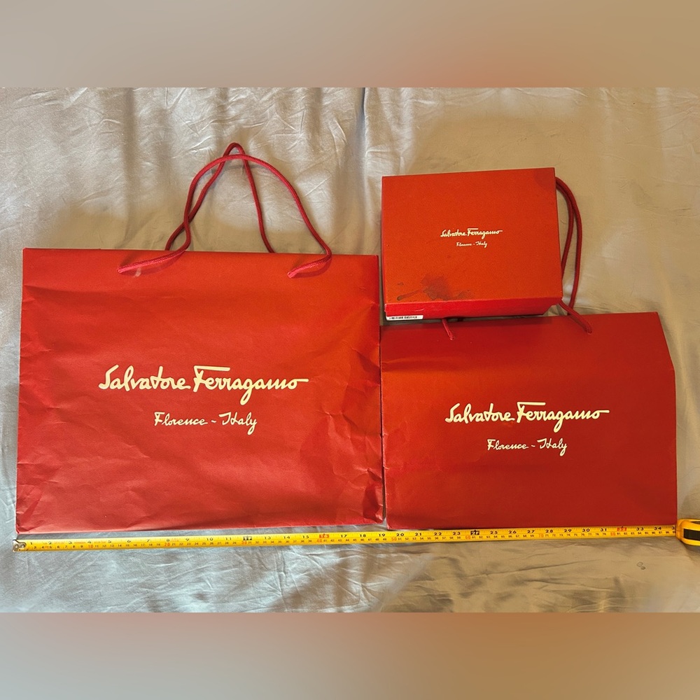 XL/L Salvatore Ferragamo paper gift bag gift box bundle of 3